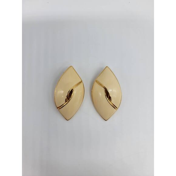 Vintage Trifari Enamel Cream Gold Clip On Earring Set Signed Geometric Shape - Picture 2 of 6
